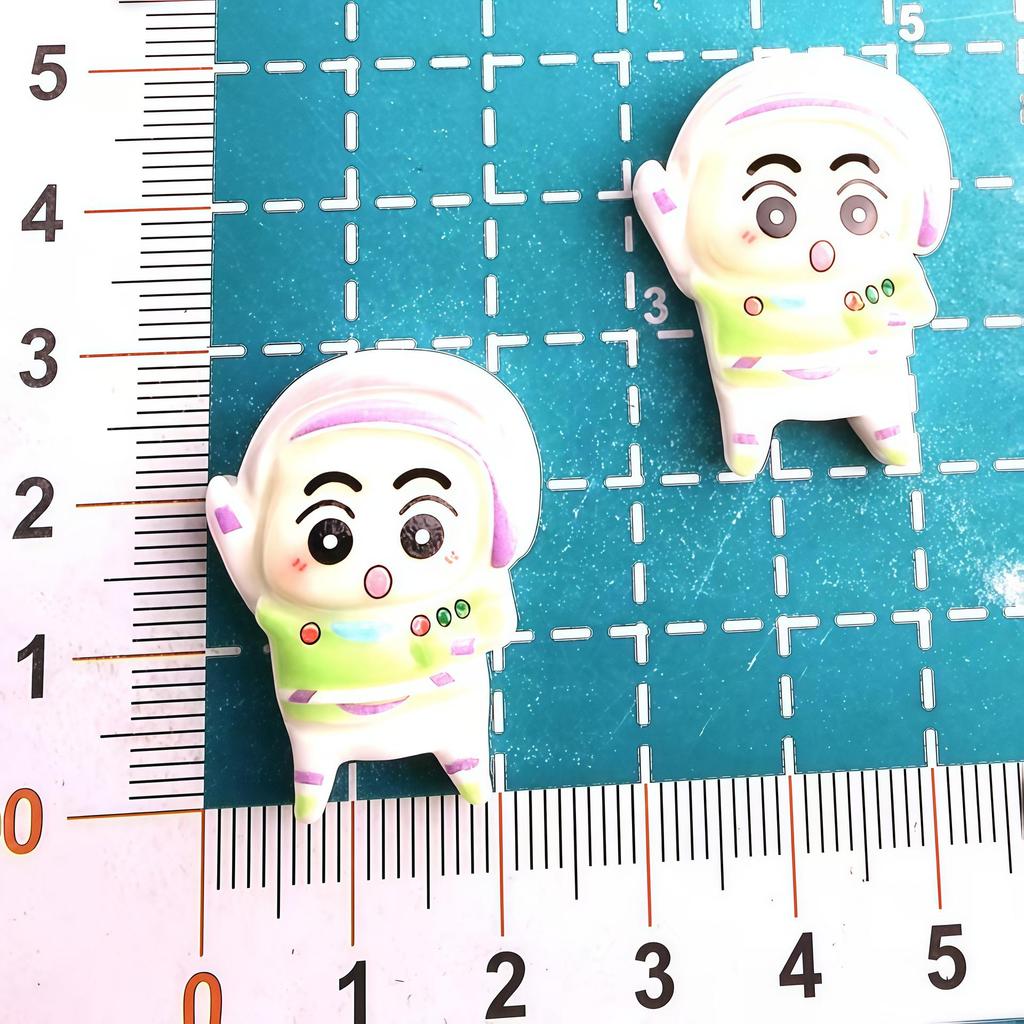 Medium Cartoon Cosplay Shin-chan Resin Accessories: DIY Cream Glue Phone Case, Lanyard, Hair Clip, Water Cup Sticker.