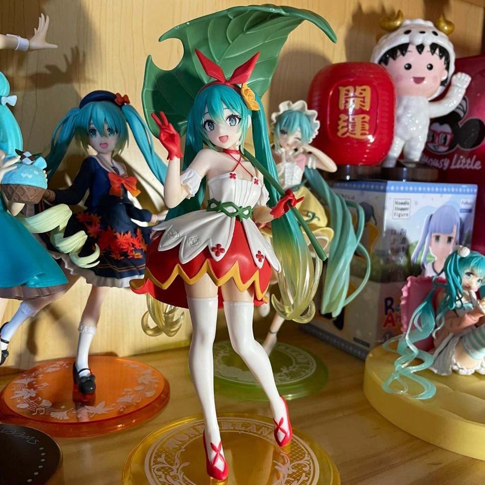 Neue Hatsune Miku Anime Figur Wunderland PVC Modell Action Spielzeug Daumeslinchen Version. Schreibtischdekoration Puppen Ornamente Sammlung Geschenk
