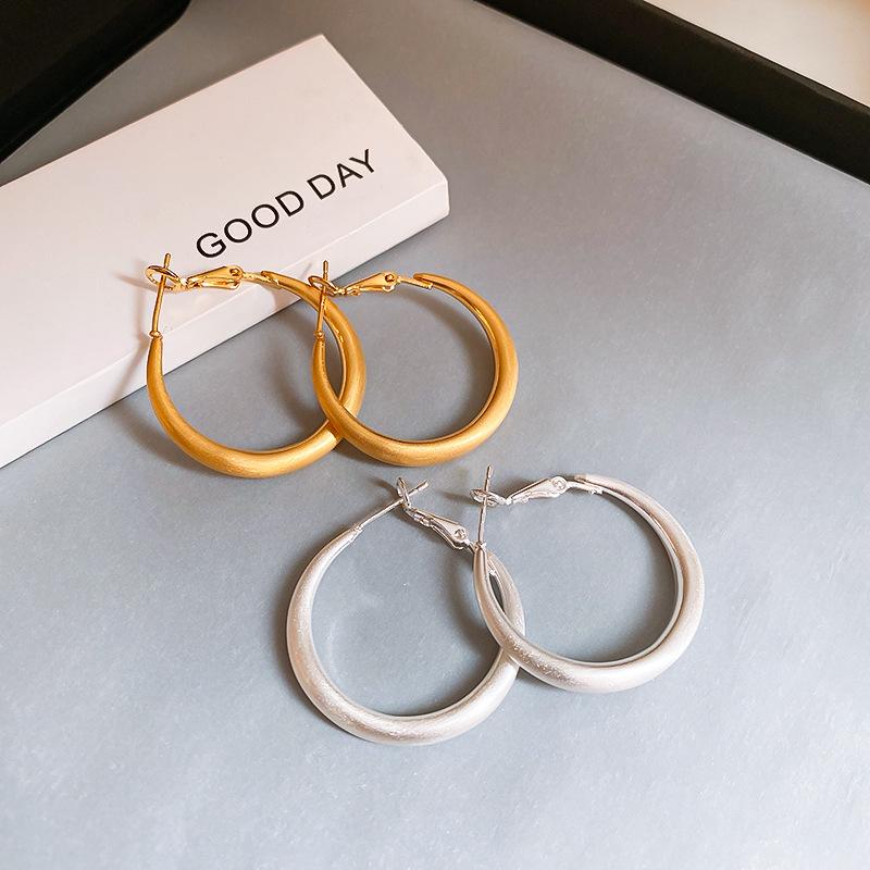 Fashion Matte Brushed Hoop Earrings for Women Retro Geometric Metal Circle Earrings Party Wedding Fashion Jewelry Accessories