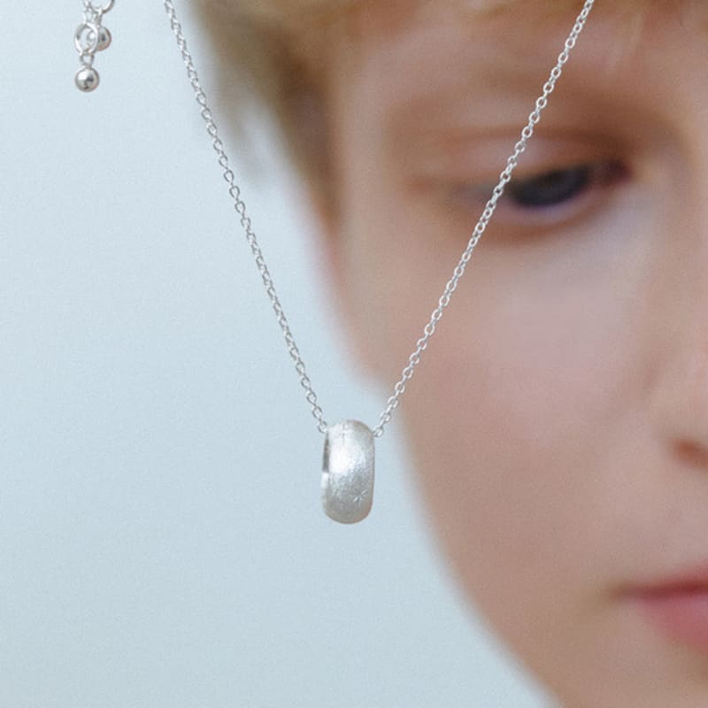 leeENoir Snowflake Texture Necklace