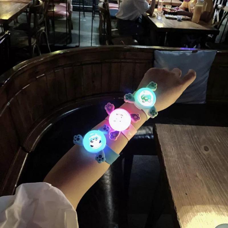 Flash rotating gyroscope children's wristband mosquito repellent watch cartoon illuminated flash mosquito repellent wristband