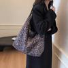 Fashionable Retro Leopard Print Pattern Womens Casual Tote Bag Commuting For