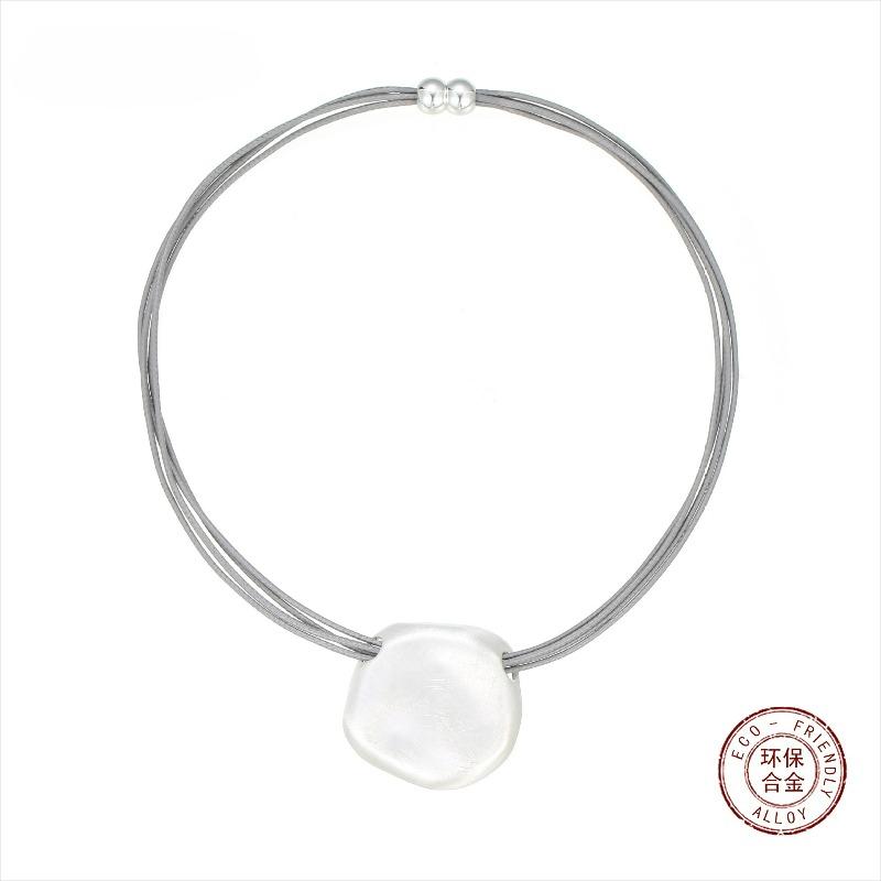 Geborsteld Zilver Leer Touw Hanger Onregelmatig Hand Geborsteld Verguld Vrouwen Magnetische Gesp Ketting