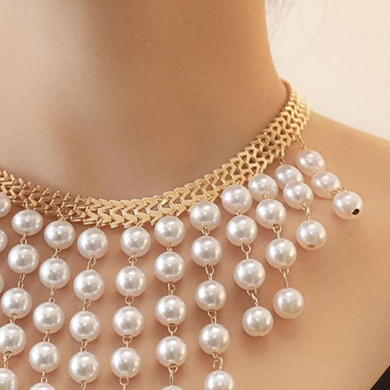 Boho Kunstperlen Choker Damen Halskette mit klobigen runden Kunstperlen Quasten Große Perlen Statement Kragenhalskette für Partys Hochzeiten Versammlungen