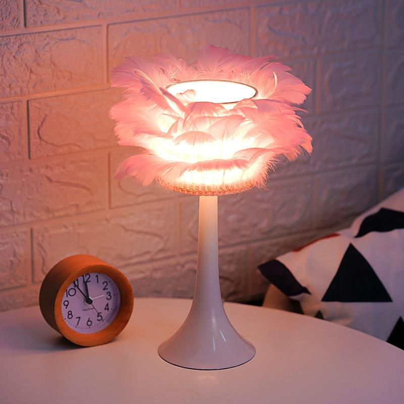 Warm Nordic Small Table Lamp, Bedroom, Bedside Romantic and Creative Feather Lamp, Small Night Lamp, Ins Girl