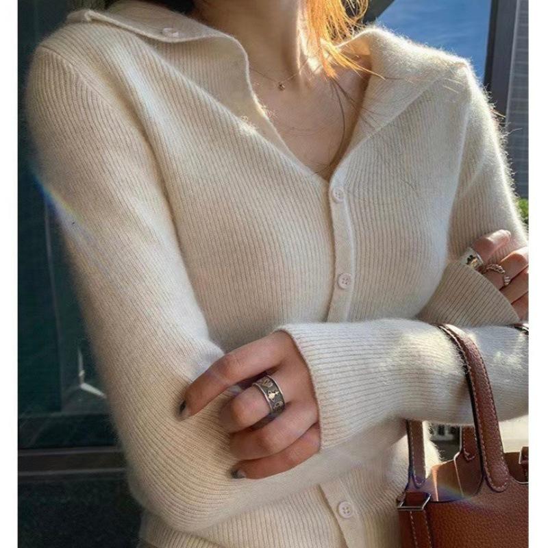 Women's Slim-Fit V-Neck Wool Knit Top: 2024 Autumn/Winter Design, Long-Sleeved and Stylish Base Layer