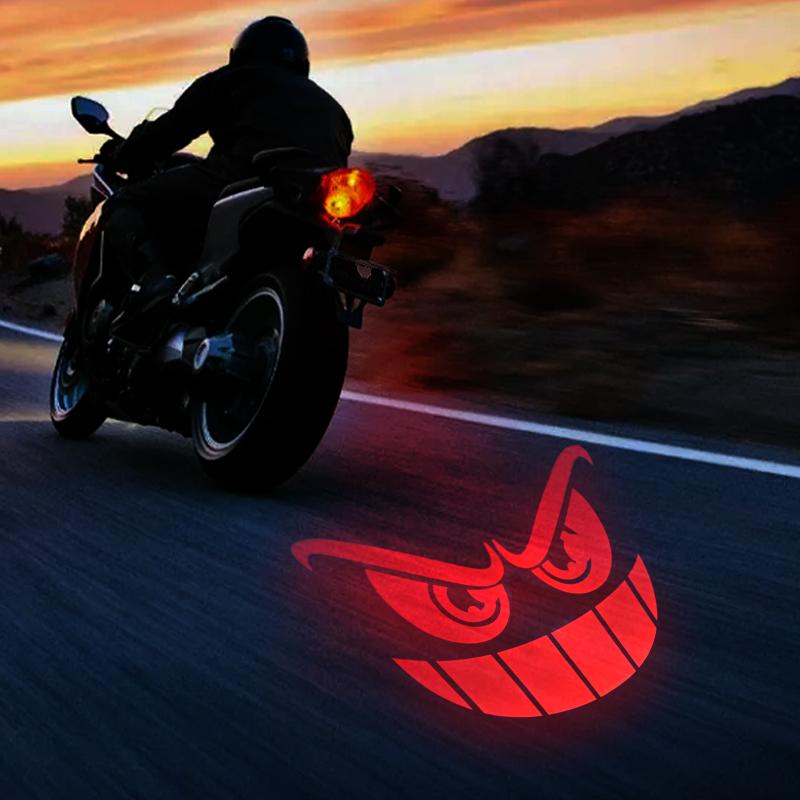 

Мотоциклетный светодиодный проекционный задний фонарь Электрическая модификация Приветственная декорация Противоударный лазерный свет Предупреждающие огни тормоза Red smiley face разноцветный