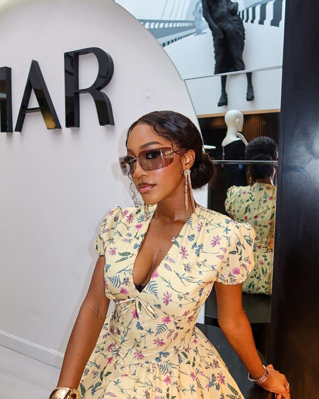 

Летнее новое платье-маятник с принтом, V-образным вырезом и шнуровкой, в стиле европейской и американской светской моды, с короткими рукавами S