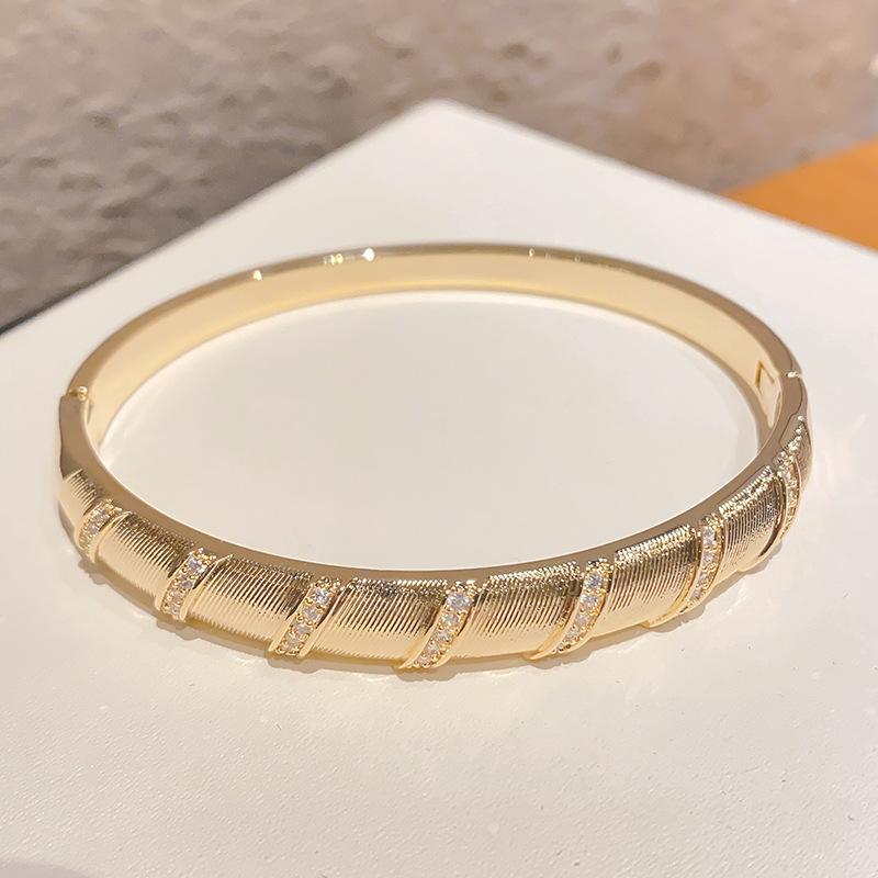 European and American copper inlaid zircon bracelet women s buckle bracelet color retention bracelet bracelet