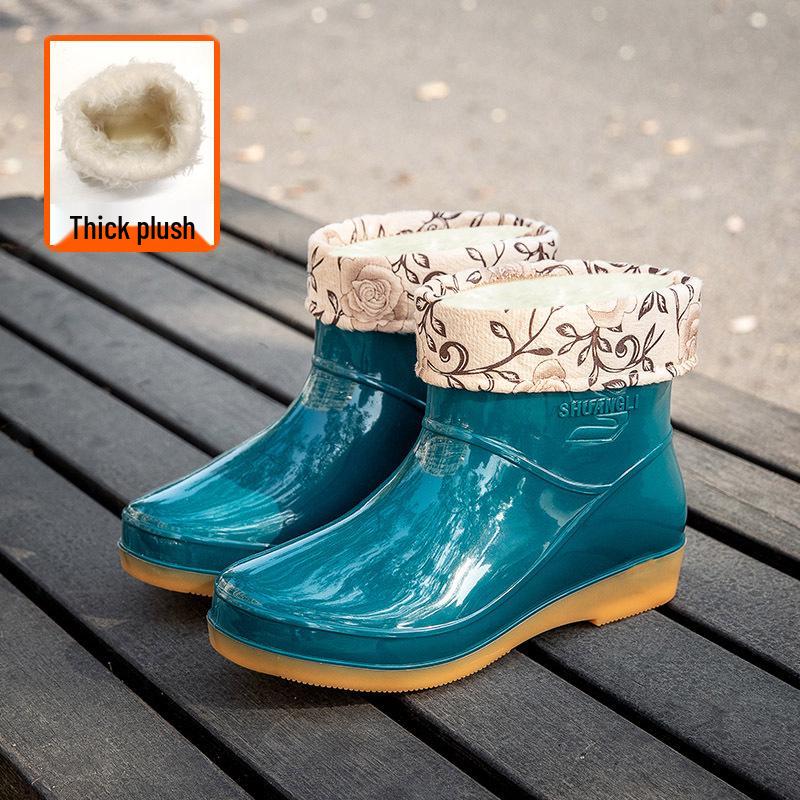 Women's Waterproof Fashion Rain Boots - Warm, Non-Slip, Lightweight Rubber Boots, Low-Top Short Tube Design for Optimal Comfort.