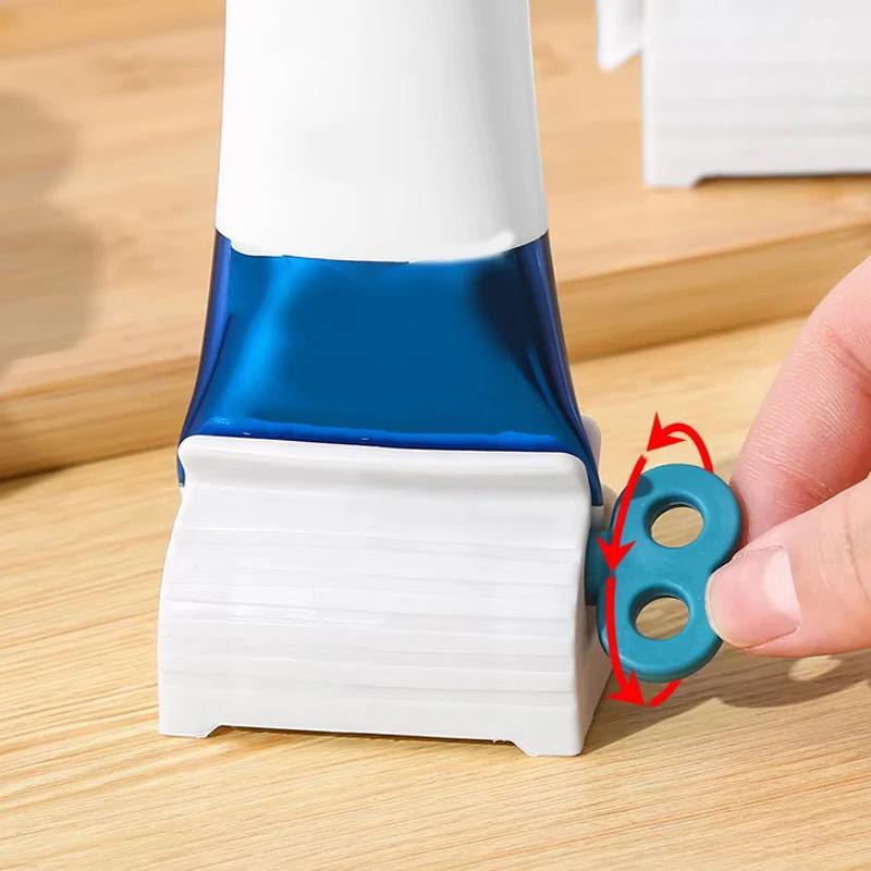 Rolling Tube Toothpaste Squeezer Toothpaste Seat Holder Stand Rotate Toothpaste Dispenser for Bathroom