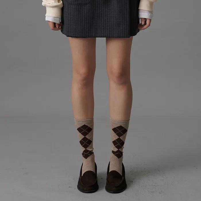 ARGYLE PATTERN SOCKS_BEIGE