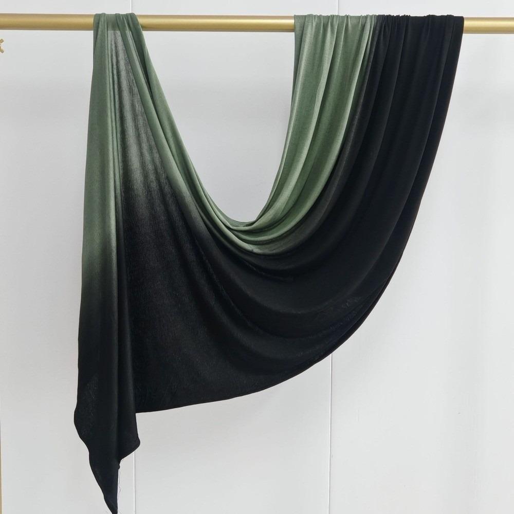 Breathable Fabric Muslim Hijab Scarf Soft Texture Stylish Bandana Breathable Hijab  For Women