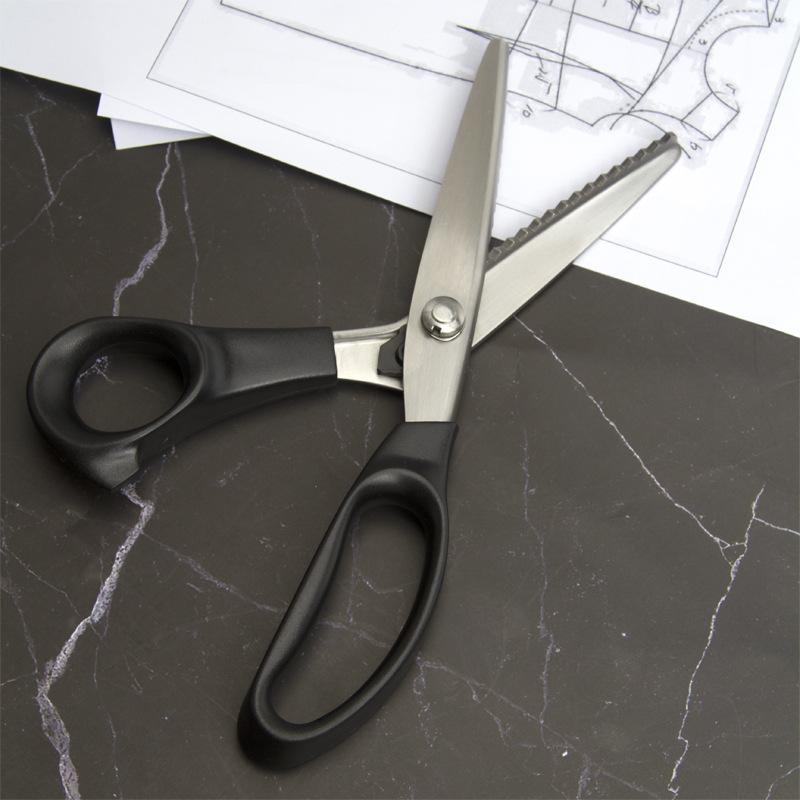 DIY Zackige Nähscheren zum Übernähen von Kleidung, Spitzenscheren, Stoff-Wellenschneider und Bastelscheren.