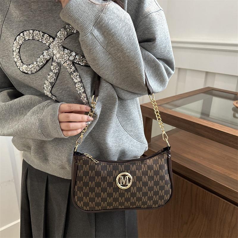 Niche underarm bag personalized single shoulder fashion small bag women's new oblique span women's crescent bag