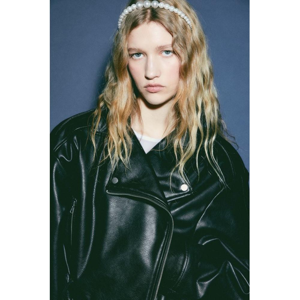 

Короткая косуха HM черная