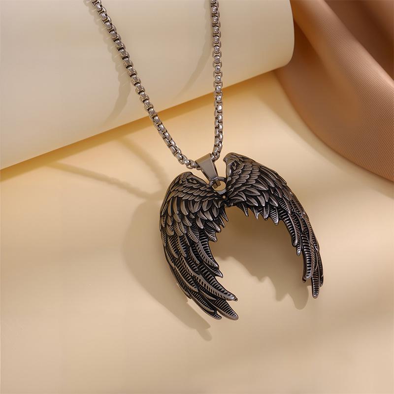 Retro Angel Wing Pendant Necklace: European & American Style for Men & Women