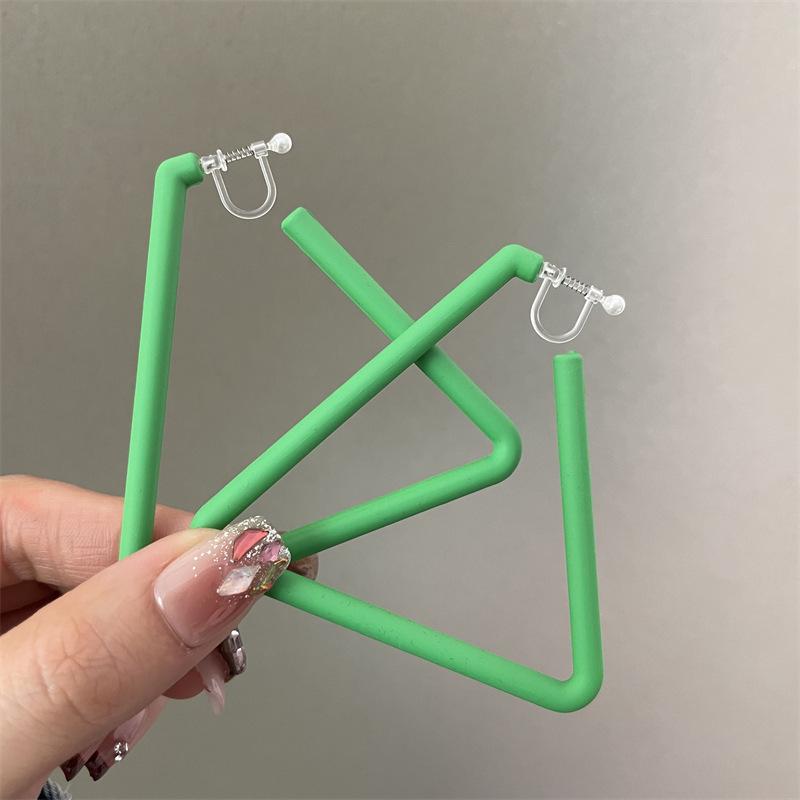 New Color-expanding Triangular Rubber Paint Texture Personalized Earrings for Women