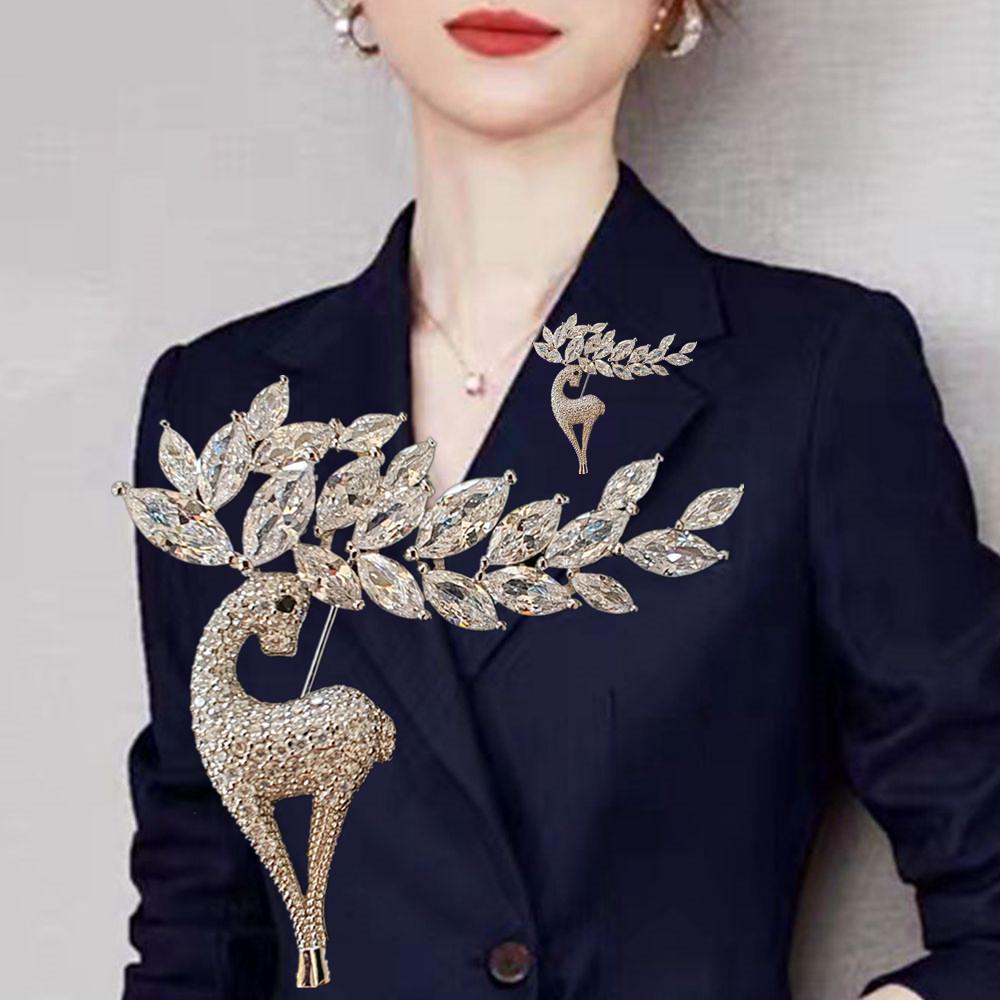 

Брошь «Олень»: Роскошная брошь-корсаж с инкрустацией цирконами, универсальный аксессуар для женского костюма и праздничный подарок
