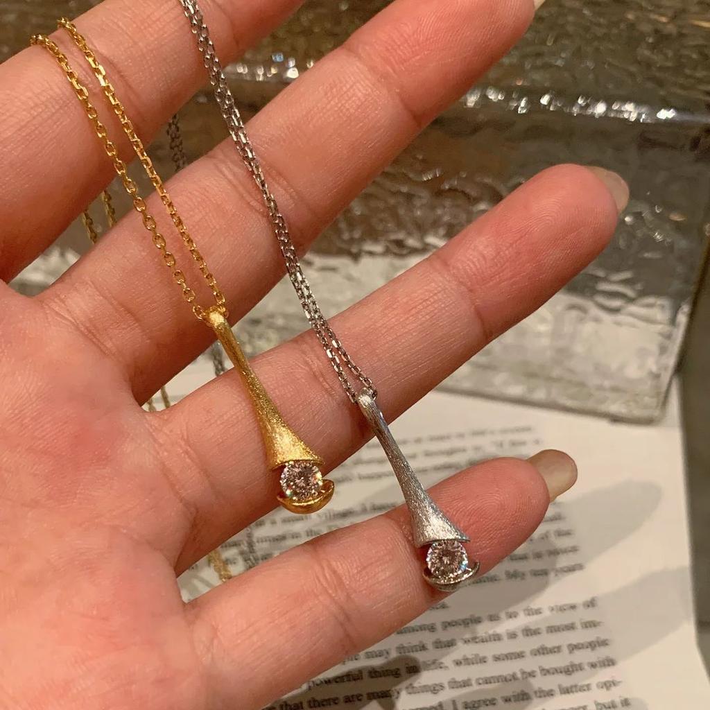 Vintage Brushed Calla Lily Flower Single Diamond Devil'S Eye Pendant Light Luxury Small Waist Perfume Bottle High Carbon Diamond Chain