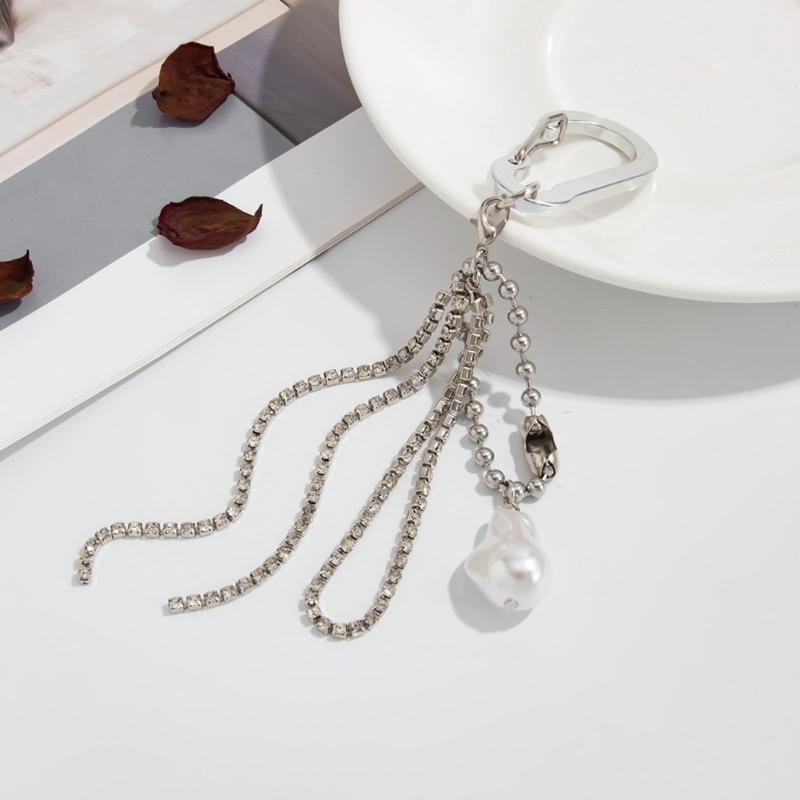 Baroque Style Irregular Pearls Keychain Vintage Alloy Ornament Sturdy Hook Design For Bags Accessories