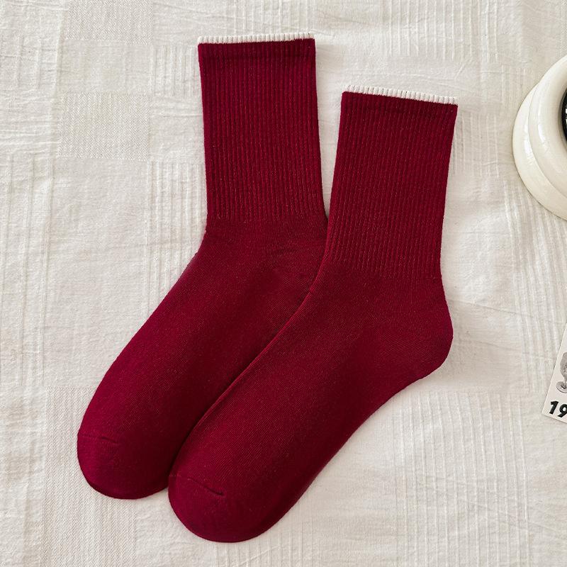 

Female Spring and Autumn Retro Parallel Bar Stripe Movement In Tube Cotton Socks 1 pair красный