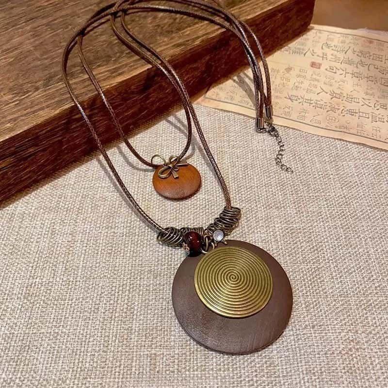 

Бриллиантовый бант деревянная бусина круглый кулон ожерелье ретро хай-энд ключичная цепочка нишевый темперамент универсальные украшения женщины