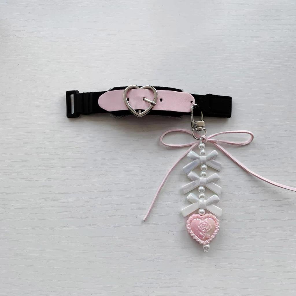 Vintage Bowknot and Heart Keychain Trendy Key Holder Stylish Bag Charm Ornament for Fashion Enthusiasts and Gift Seekers
