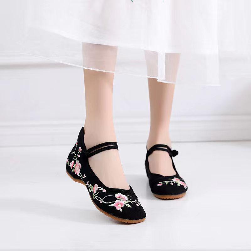 

Dream chasing, Hanfu dance with Chinese style retro simple and elegant embroidered cloth shoes, soft-soled small slope heel women s single shoes 41 чорний