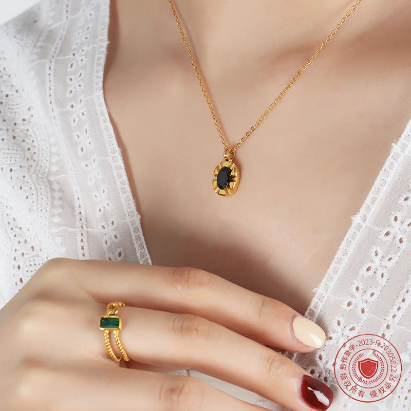 Elegant Black Zircon Oval Pendant Necklace - Gold-Plated Versatile Clavicle Chain for Women