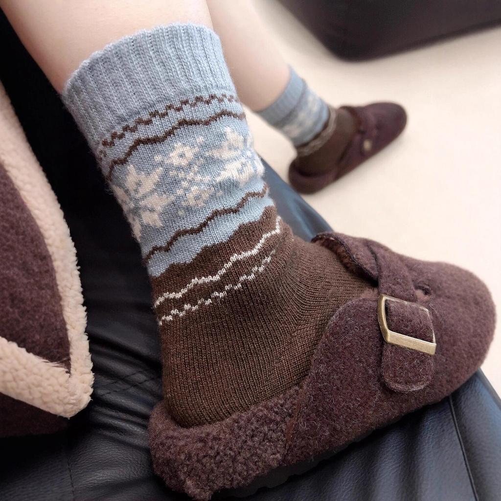 Autumn And Winter New Warm And Skin-Friendly Medium Tube Socks Merad Color Fair Island Cashmere Stacking Socks Retro Versatile Calf Socks