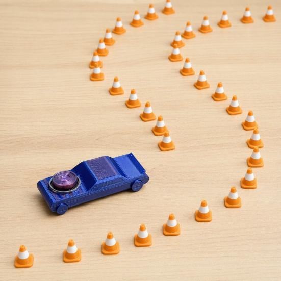 1/2 ks Kapsesní driftovací auto Fidget hračka se 3/6 mini kužely, 2v1 Fidget spinner a driftovací vozidlo, Hračka na stůl pro úlevu od stresu pro dospělé, Dárek pro auto