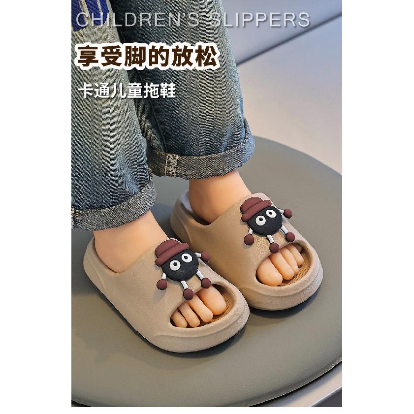 Children's Summer New Cartoon Bathroom Non-Slip Soft Sole Indoor Home Slippers for Boys and Young Children.
