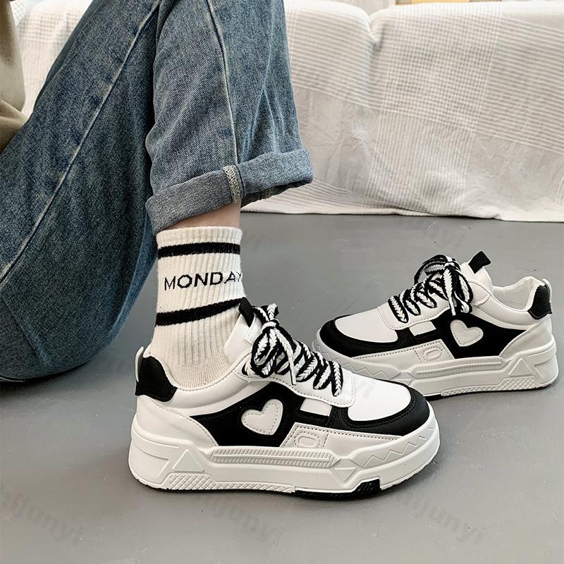 Women Platform Flats Autumn New Round Toe Lace Up Non Slip Comfortable Board Shoes Outdoor Fashion Height Increase Casual Shoes