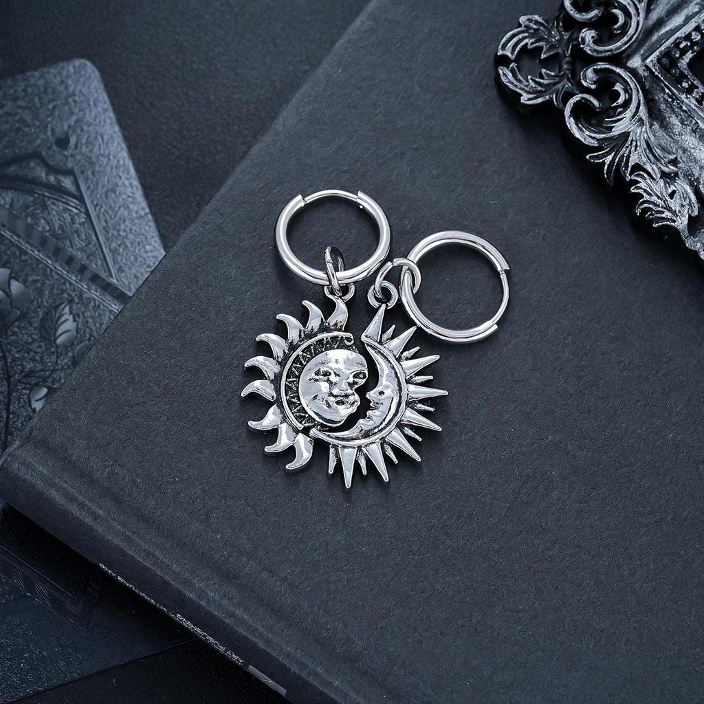 Asymmetrical Sun & Moon Titanium Steel Necklace - Unisex High-End Versatile Jewelry