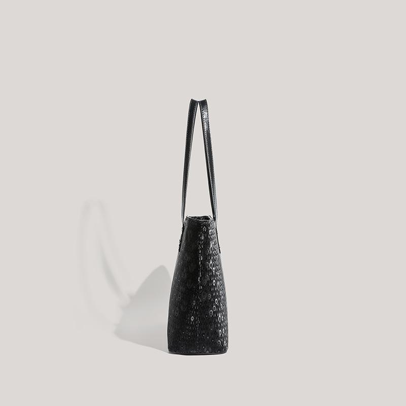 New high-quality textured black shoulder bag, peacock feather pattern, large-capacity commuting