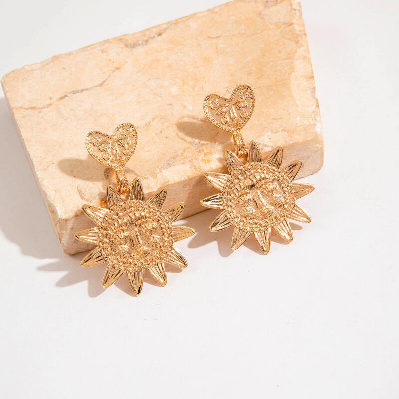 Bohemia Exaggerated Metal Sunflower Drop Earrings for Women Vintage Creative Gold Color Heart Stud Earrings Jewelry Accessories