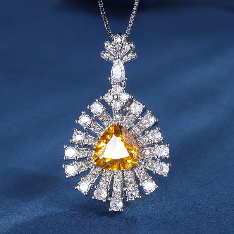 Jewelry Retro Simulation Colored Treasure Fat Triangle Hollow Inlaid Temperament Pendant Necklace 10 * 10