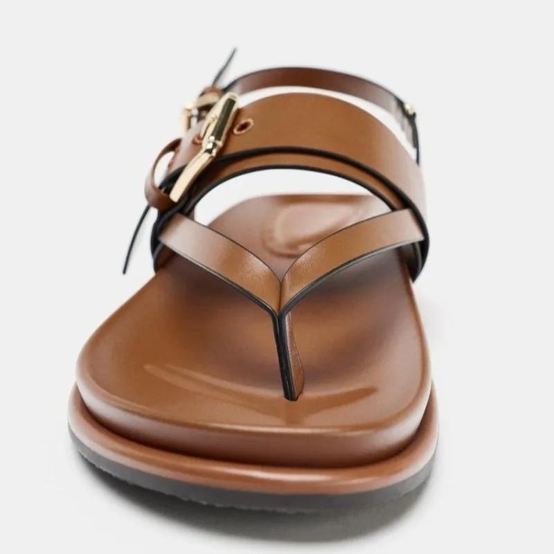 Fashion Metal Buckle Decoration Flat Sandals Women Sexy Clip Toe Back Strap Gladiator Sandals Summer Vacation Beach Flip Flops