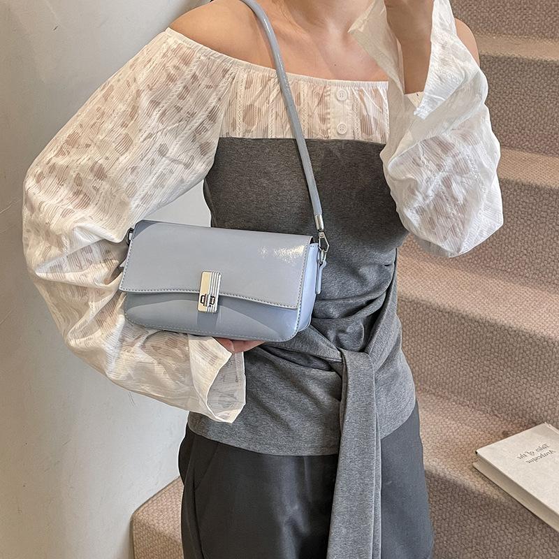 Shoulder Bag Women's New Casual Versatile Commuter Messenger Small Square Bag