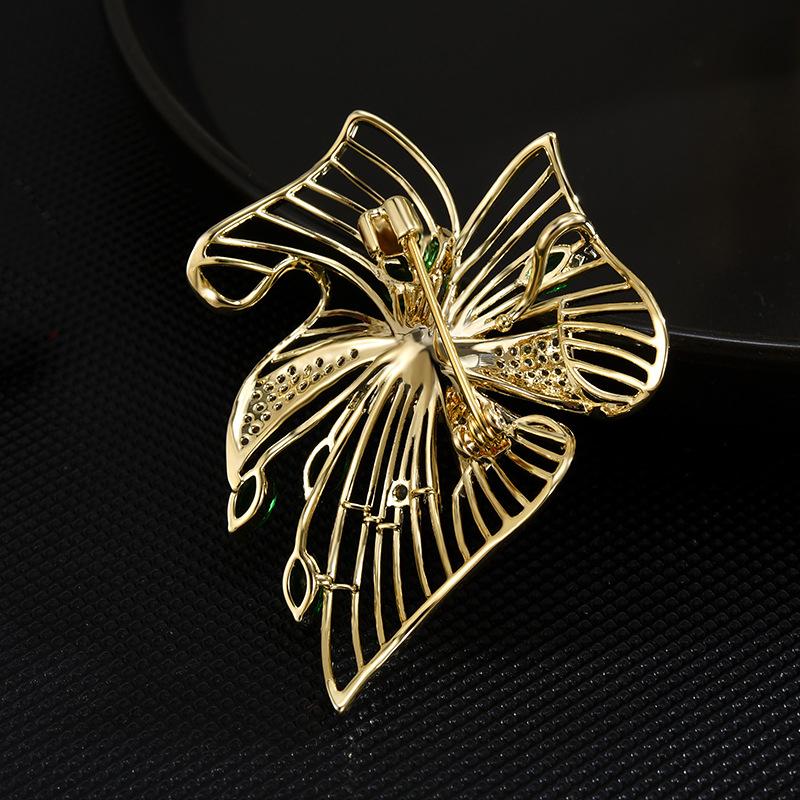 Broșă de lux din cupru cu micro-incrustații de zirconiu cubic, frunze goale, imitație de perlă, bijuterii, cadouri, accesorii de îmbrăcăminte