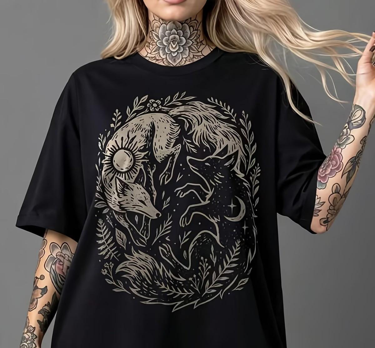 Fox Yin Yang Tshirt Celestial Witchy Graphic Tee Dark Academia Forest Moon Shirt L