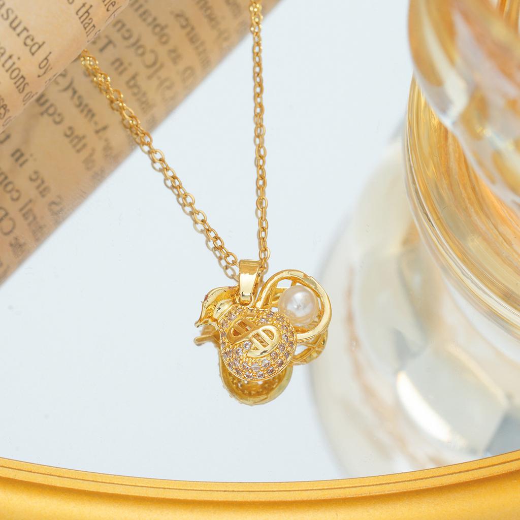 Light Luxury Niche Design Pearl Money Bag Pendant Necklace Women's Good Luck Jewelry