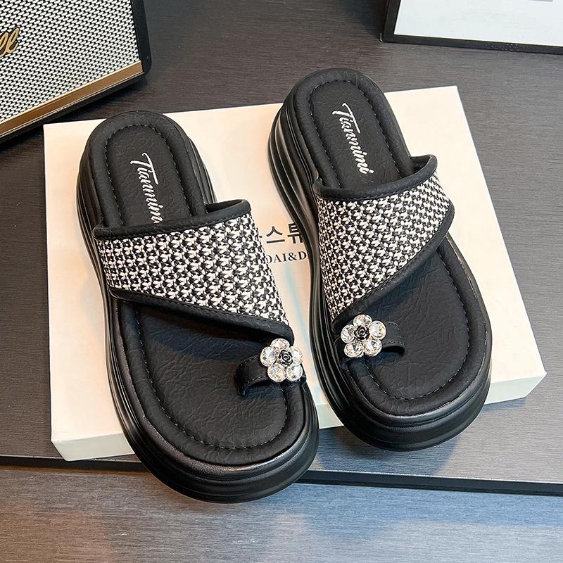 Casual, Fashionable and Comfortable One-word Drag Women's 2025 Summer New Thick-soled Heightening Toe Slippers Women Wear Sandals Tide