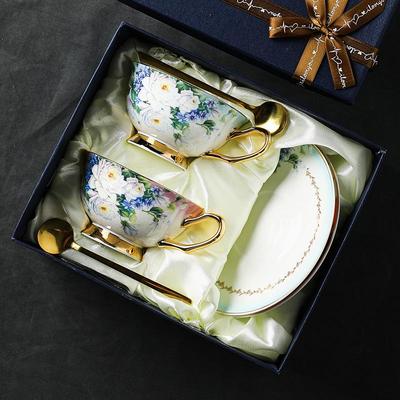 Elegante Set Regalo Tazze da Caffè e Sottotazze in Ceramica Stile Europeo