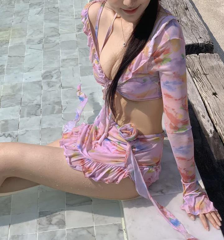 

Женский роскошный цветочный комплект бикини из четырех предметов - С длинным рукавом, Для горячих источников, Купальник для маленькой груди Large цветочный