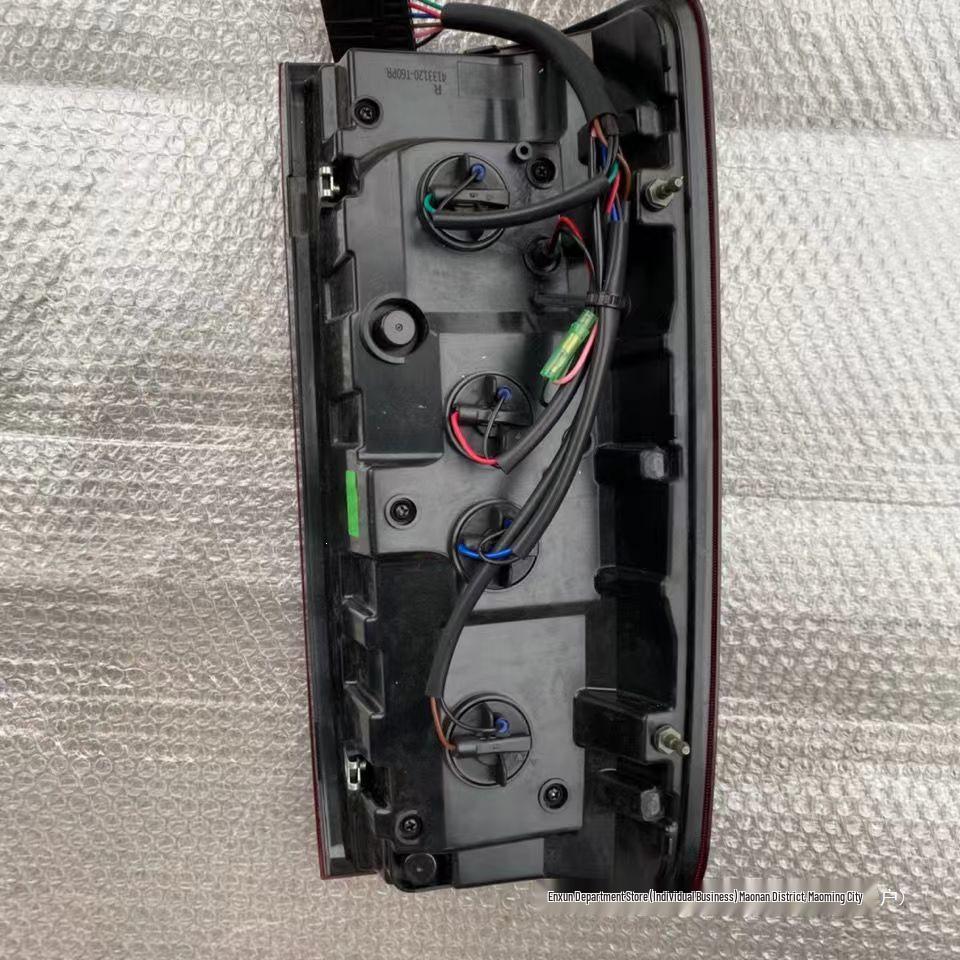 Isuzu Qingling Daka Taillight Assembly: Rear Brake, Turn Signal, and Anti-Collision Light