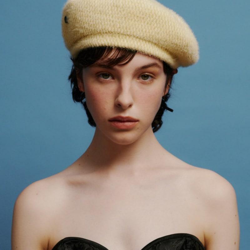 

poesiedame [ЖИЗНЕННЫЙ ПОРТРЕТ] Бугристый берет цвета сливочного масла FREE