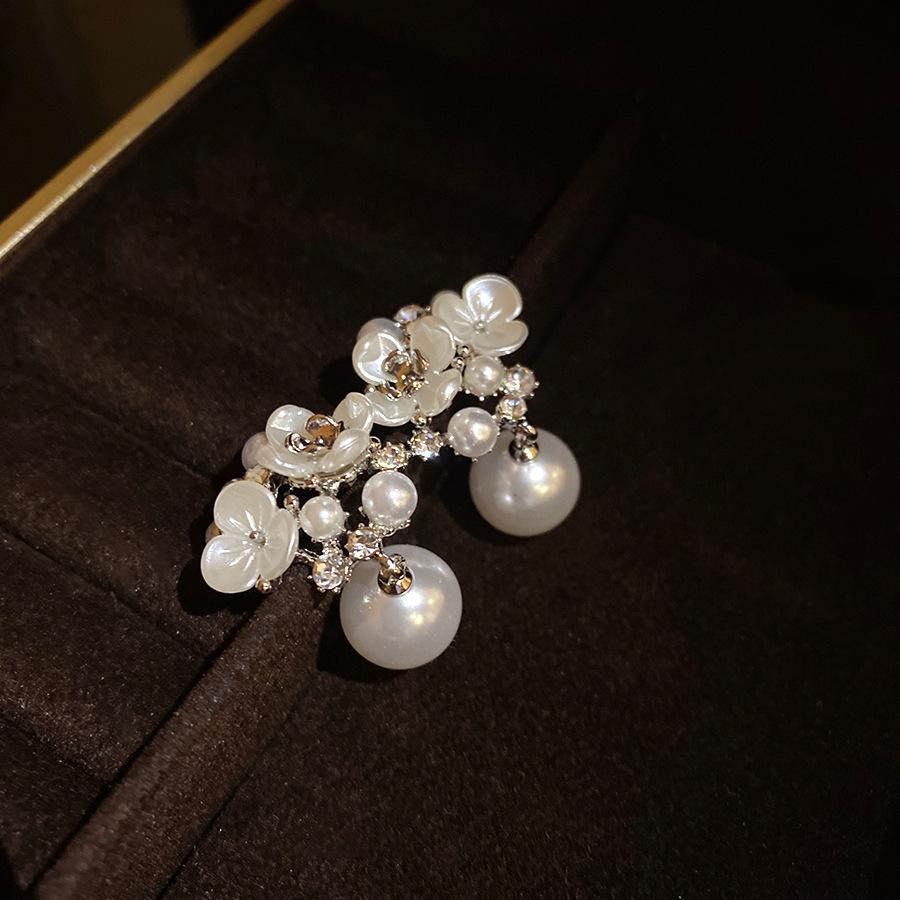 2026 New Crystal Pearl Flower Pendant Earrings Retro Women Jewelry