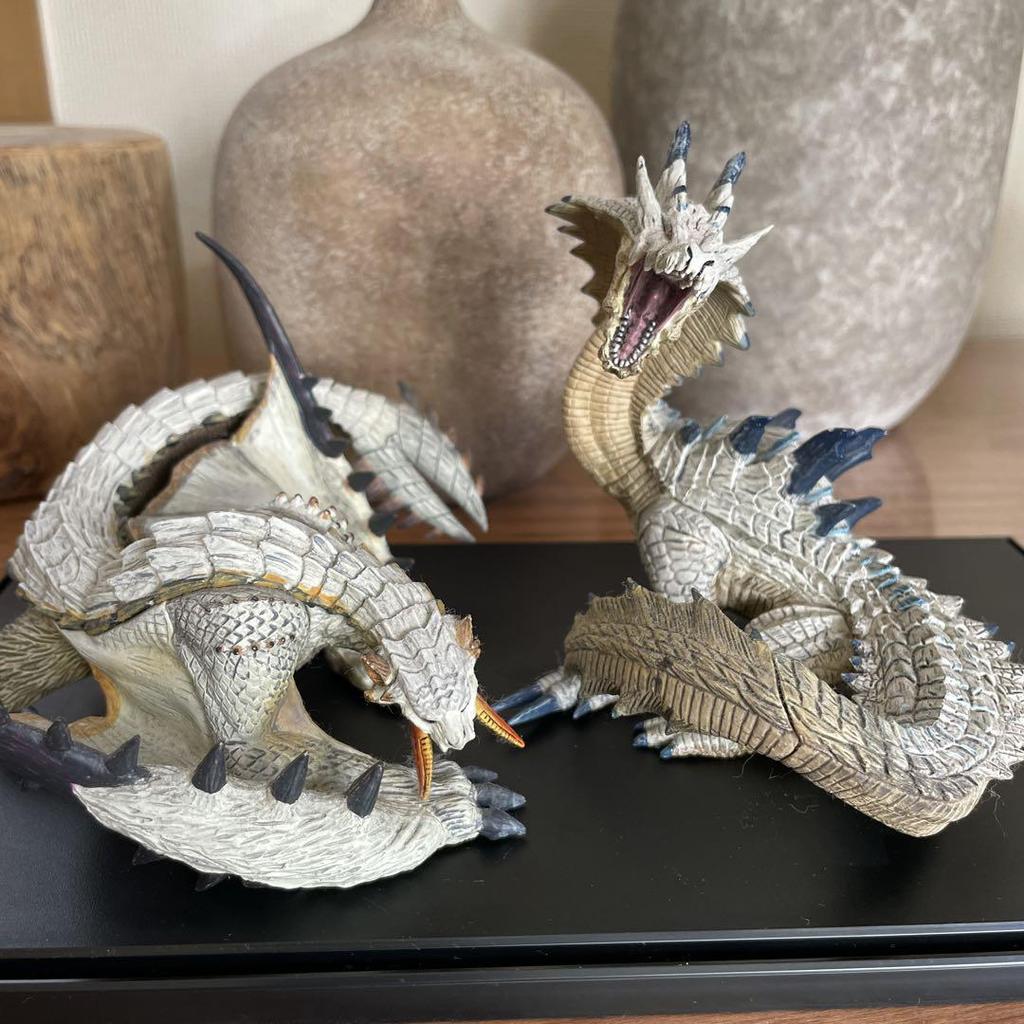 [USED] Monster Hunter Figures "Lagiacrus" and "Barioth